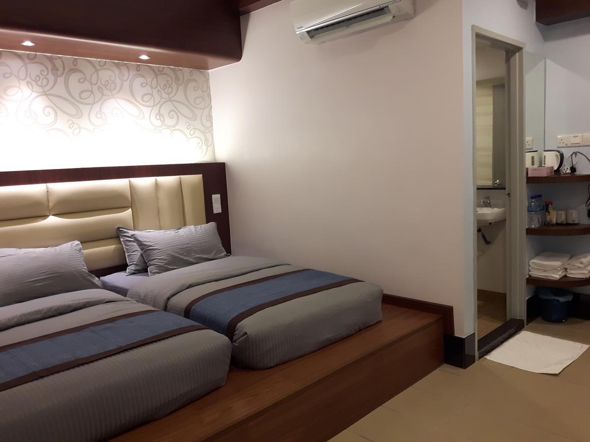 De Benz Inn Malakka Dış mekan fotoğraf